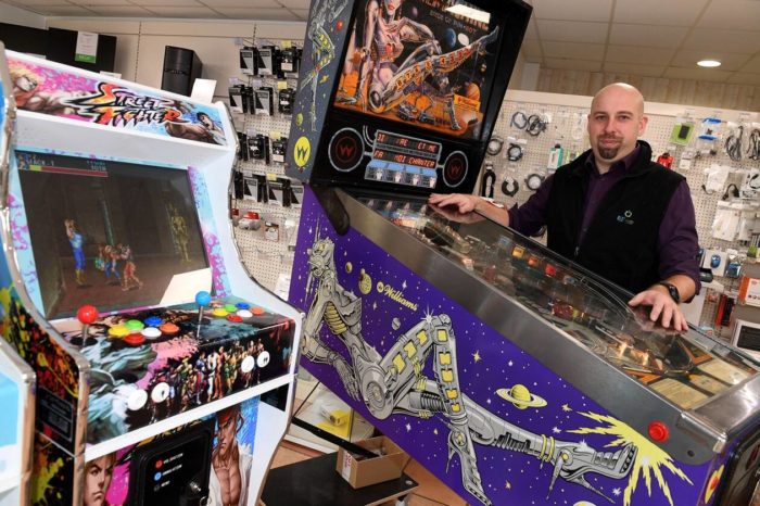 Réparation flippers et jeux d'arcade